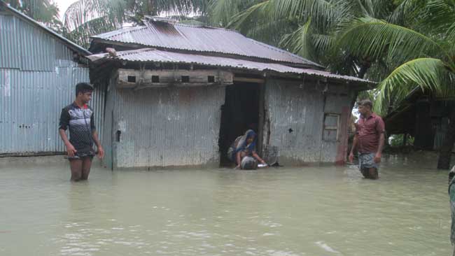 পাহাড়ধসের পর এখন বন্যা ।। খাগড়াছড়িতে পানিবন্দী কয়েক সহস্রাধিক পরিবার।।