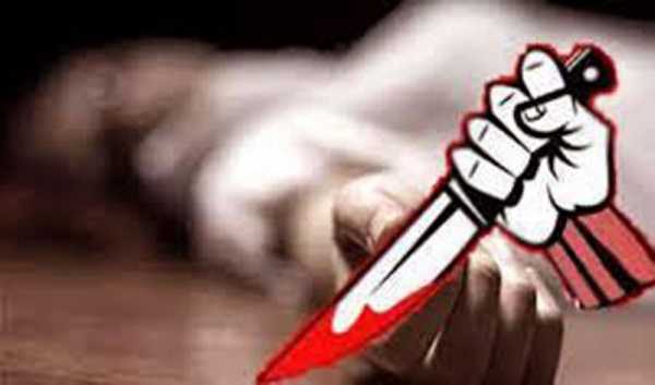 মাগুরায় এক মসজিদের ইমাম নিজ হাতেই কুপিয়ে খুন করেছেন তার স্ত্রীকে....   