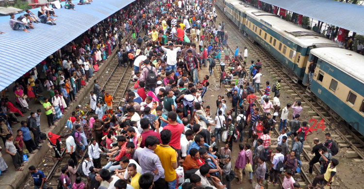 ঈদ যাত্রার শুরুতেই দেশের প্রধান রেলষ্টেশন কমলাপুরে সিডিউল বিপর্যয় ।। প্রভাব পড়ার শঙ্কায় সারাদেশের ট্রেন যাত্রা.......