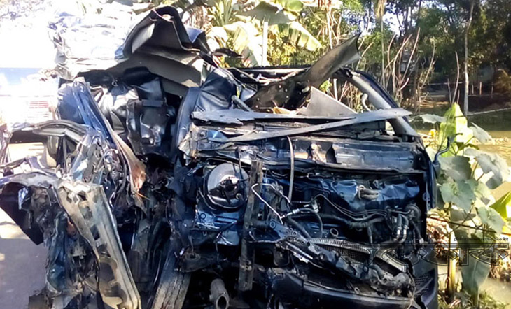 সৈয়দপুরে ট্রাক-মাইক্রোবাস-ট্রাক ত্রিমুখী সংঘর্ষে নিহত ২ ।।