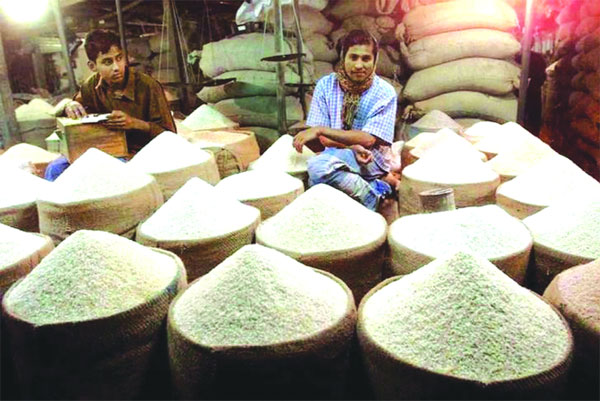 সরকার সকালে বললে বিকেলেই ভারত থেকে চাল এনে সংকট মোকাবিলা সম্ভব।