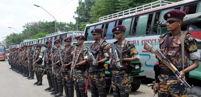 ঈদে রাজধানী জুড়ে নিরাপত্তায় পুলিশ-র্যাবের পাশাপাশি কাজ করবে আনসারের বিশেষ টিম।।