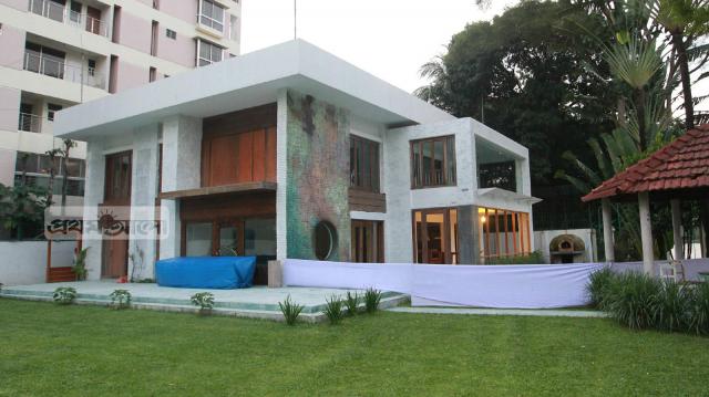 আগামীকাল হোলি আর্টিজান ভবনটি ৪ ঘণ্টা উন্মুক্ত থাকবে সকলের শ্রদ্ধা নিবেদনের জন্য ।।