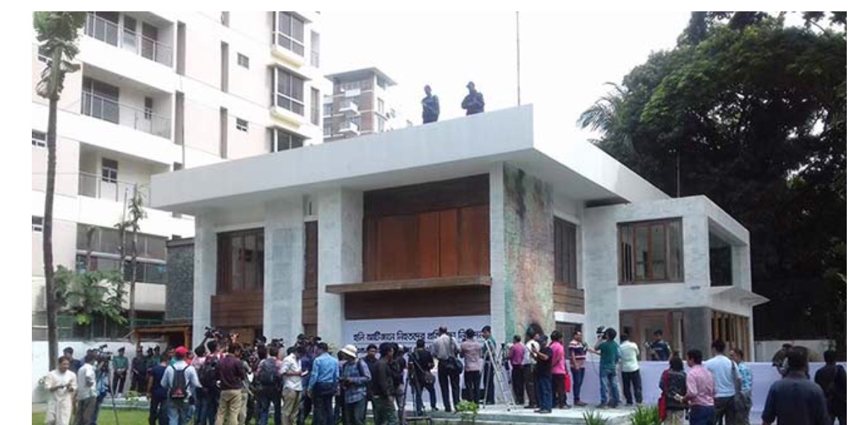 গুলশান হামলার বর্ষপূর্তীতে শ্রদ্ধা-ভালোবাসায় সিক্ত হলেন হলি আর্টিজানে হামলায় নিহতরা।।