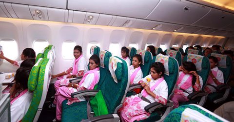 অভ্যন্তরীণ ফ্লাইটে যাতায়াতের জন্য ফটোআইডি প্রদর্শণ বাধ্যতামূলক।।