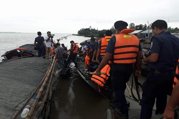 জঙ্গি আস্তানার খোঁজে গাইবান্ধার চরে দ্বিতীয় দিনের অভিযান শুরু।।   