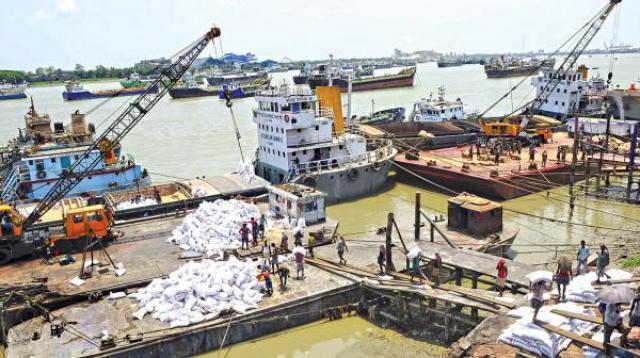 পতেঙ্গায় নতুন কনটেইনার টার্মিনাল নির্মিত হচ্ছে ।।