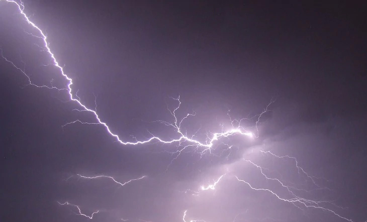 নওগাঁয় বজ্রপাতে নারীসহ নিহত ৩,আহত ১।।   