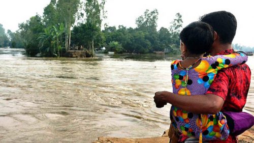 লালমনিরহাটের হাতিবান্ধায় তিস্তা ও ধরলার পানি বিপৎসীমার ওপরে।।   