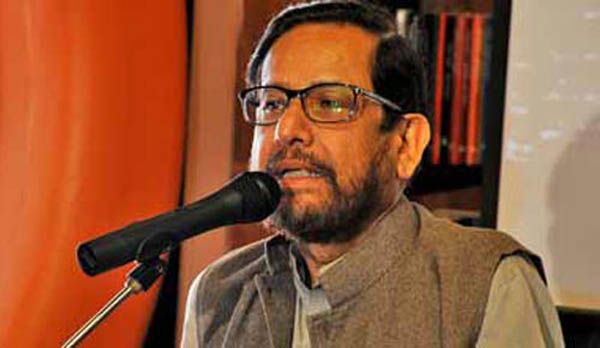 আগে কৃষক সারের পিছনে ছুটত আর সার এখন উল্টো কৃষকের পেছনে ছোটে।।সংস্কৃতিমন্ত্রী