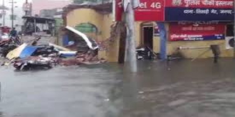 ভারী বর্ষণে ভারতের উত্তর প্রদেশে নিহত ২৭।।