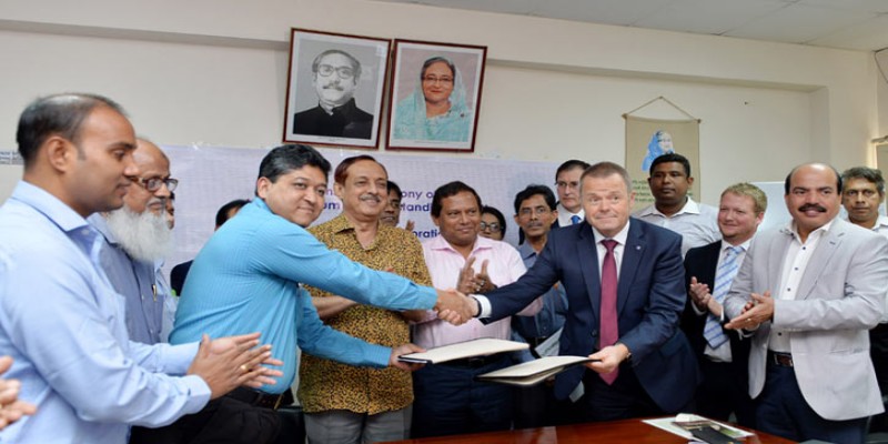 পাট থেকে পরিবেশবান্ধব পলিথিন তৈরিতে যুক্তরাজ্যের সঙ্গে চুক্তি করেছে বিজেএমসি