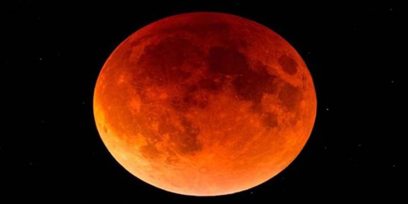আজ রাতের আকাশে দেখা যাবে বছরের শেষ সুপারমুন॥