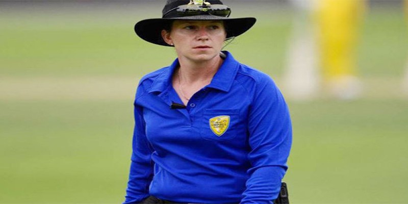 ক্রিকেট॥পুরুষদের আন্তর্জাতিক ওয়ানডেতে নারী আম্পায়ার