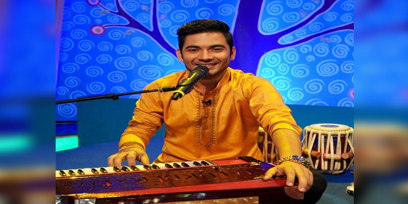 ‘সারেগামাপা’ চ্যাম্পিয়ন সৌম্য চক্রবর্তী ধর্ষণের অভিযোগে গ্রেপ্তার॥   