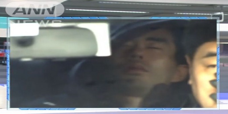 জাপানের ওসাকা শহরে পুলিশের বুকে ছুরি মেরে বন্দুক ছিনতাইয়ের চেষ্টা ॥ সন্দেহভাজন আটক