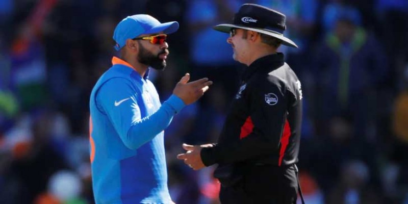 আম্পায়ারের সঙ্গে তর্ক করে জরিমানা গুনলেন ভারতীয় অধিনায়ক বিরাট কোহলি॥