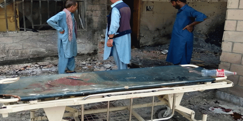 পাকিস্তানে হাসপাতালে আত্মঘাতী হামলা।। পুলিশসহ নিহত ৯, আহত ৩০