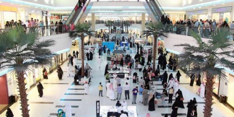 সৌদিতে নামাজের সময় দোকান খোলা রাখা যাবে॥