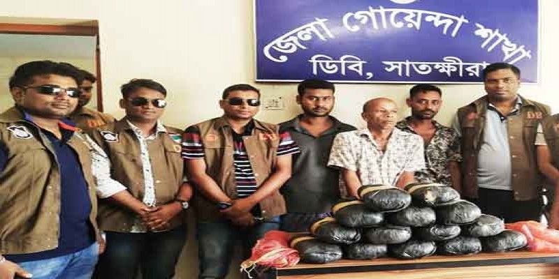 সাতক্ষীরায় ১৪ কেজি গাঁজাসহ আটক ৩ ।।