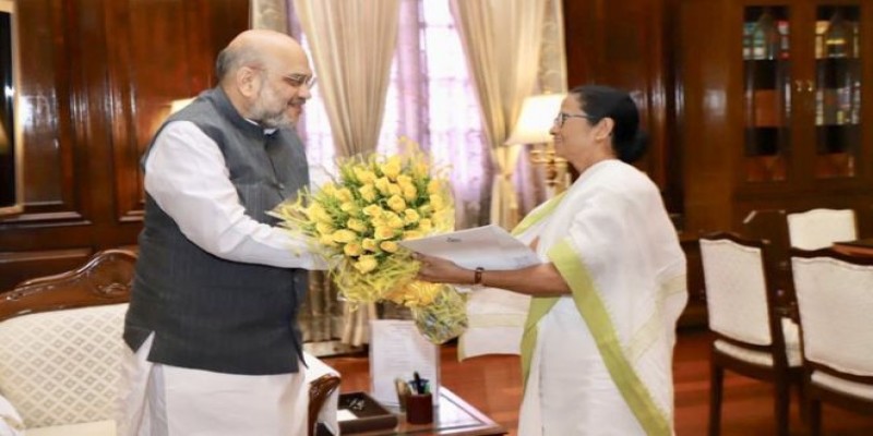 দিল্লিতে মমতার সঙ্গে বৈঠক করলেন অমিত শাহ॥