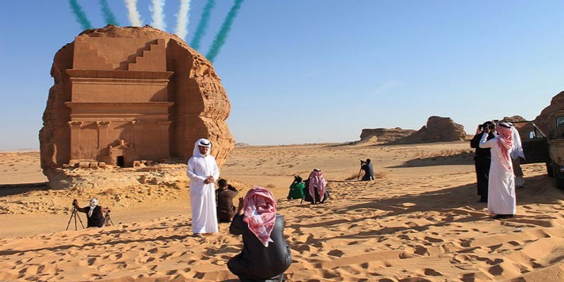 সৌদিতে ভ্রমণে আসা পর্যটকদের থাকছে না কোন ড্রেসকোড॥   