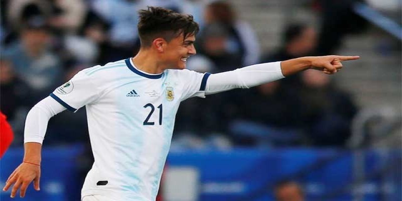 দিবালাকে নিয়ে আর্জেন্টিনার ফুটবল দল ঘোষণা॥   