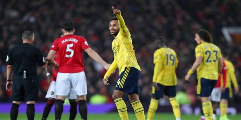 ফুটবল॥৩০ বছরে সবচেয়ে বাজে শুরু ম্যানইউর   