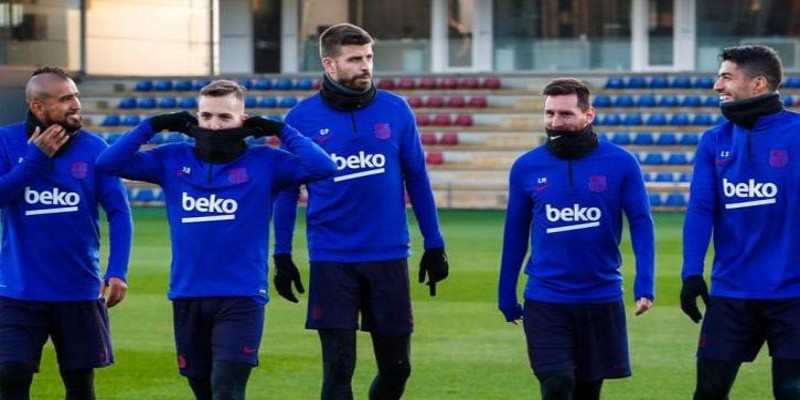 কাতালান ডার্বিতে বার্সা স্কোয়াডে মেসি, সুয়ারেস, ভিদাল॥