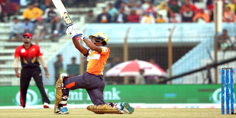 বিপিএল॥মুশফিক মেহেদীর ঝড়ো ব্যাটিংয়ে সুপার ফোর নিশ্চিত খুলনা