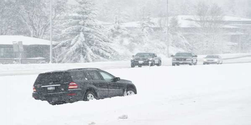 তুষারঝড়ে কানাডা-যুক্তরাষ্ট্রের জীবনযাত্রা ব্যাহত॥