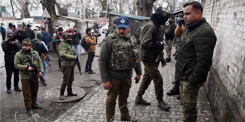 ভারতের শ্রীনগরে গ্রেনেড হামলা॥ গুরুতর জখম দুই জওয়ান ও দুই কাশ্মীরি