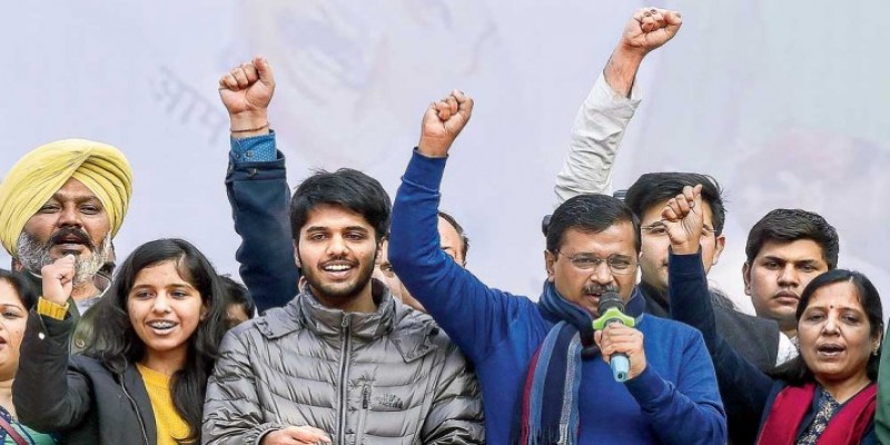 ৬২ আসনে জিতে ফের দিল্লির মসনদে অরবিন্দ কেজরিওয়াল॥