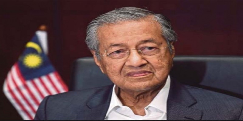 পদত্যাগ করলেও মালয়েশিয়ার অন্তর্বর্তী প্রধানমন্ত্রীর দায়িত্ব সামলাবেন মাহাথির॥