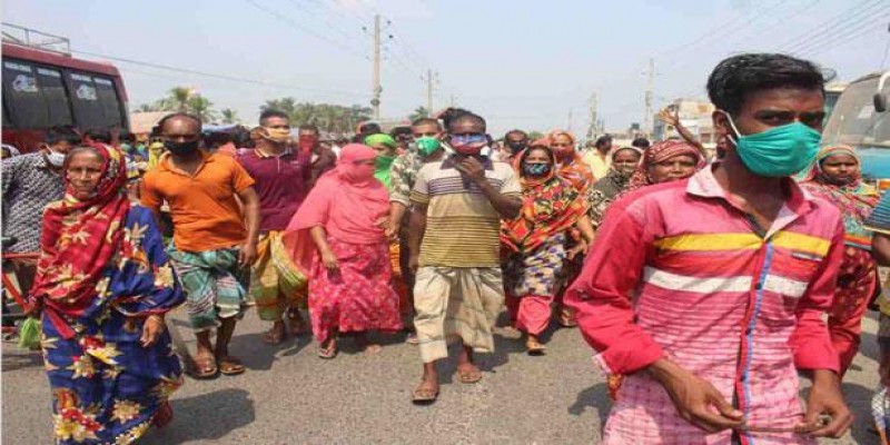 খুলনায় ক্ষুধার জ্বালায় রাস্তায় শত শত মানুষের বিক্ষোভ॥