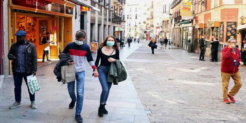 দুরত্ব বজায় রেখে ব্যায়াম-হাঁটার জন্য বের হওয়ার অনুমতি দিচ্ছে স্পেন॥