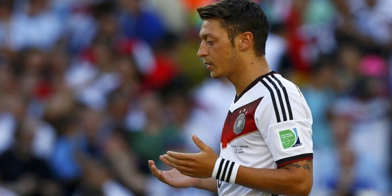 ইফতার ও সেহরির জন্য ৮৫ লাখ টাকা দান করলেন ফুটবল সুপারষ্টার ওজিল॥