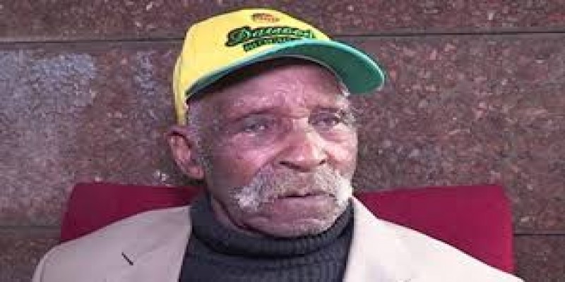 করোনাকে পাত্তা না দিয়েই নিজের ১১৬তম জন্মদিন পালন করলেন ফ্রেডি ব্লম॥