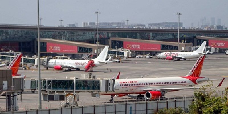 প্লেন চালুর শুরুতেই ভারতের অনেক ফ্লাইট বাতিল॥ বিমানবন্দরেই যাত্রী বিক্ষোভ   