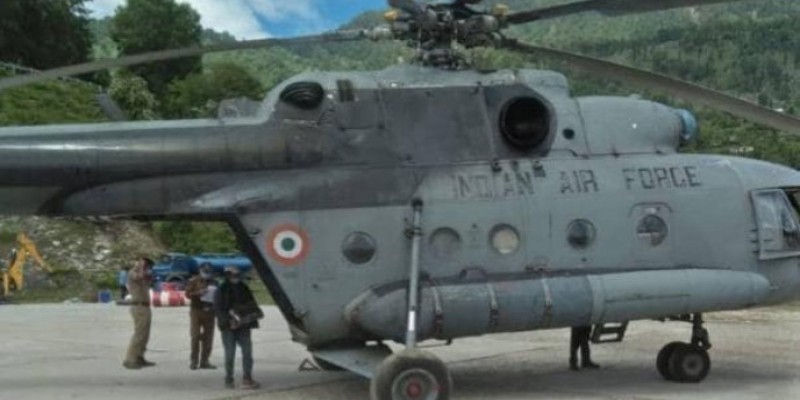 হেলিকপ্টারে গেল মেশিন॥ চিন সীমান্তে রাস্তা তৈরির কাজ নতুন উদ্যোমে শুরু করল ভারত   