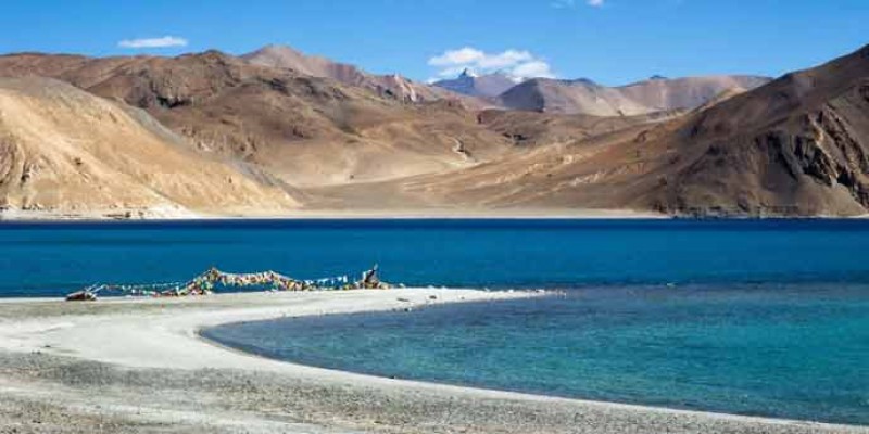 লাদাখ সীমান্তে চীনের উপর চাপ বজায় রেখে ৫৪টি মোবাইল টাওয়ার বসাবে নয়াদিল্লি॥