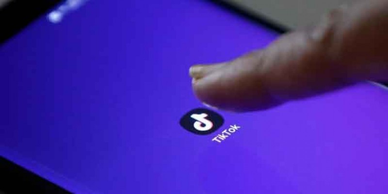 ডিজিটাল স্ট্রাইকের” পর ভারতীয় কর্মীদের ছাঁটাই করছে চীনা অ্যাপ॥   