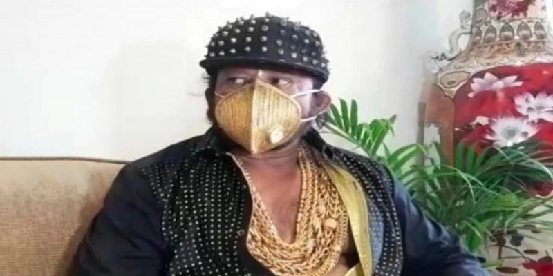 সোনার মাস্ক পরে আলোচনায় আরো এক ভারতীয়॥   