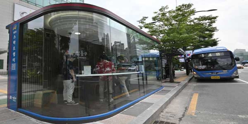 করোনাভাইরাস প্রতিরোধে স্মার্ট বাসস্ট্যান্ড চালু করেছে দক্ষিণ কোরিয়া॥   