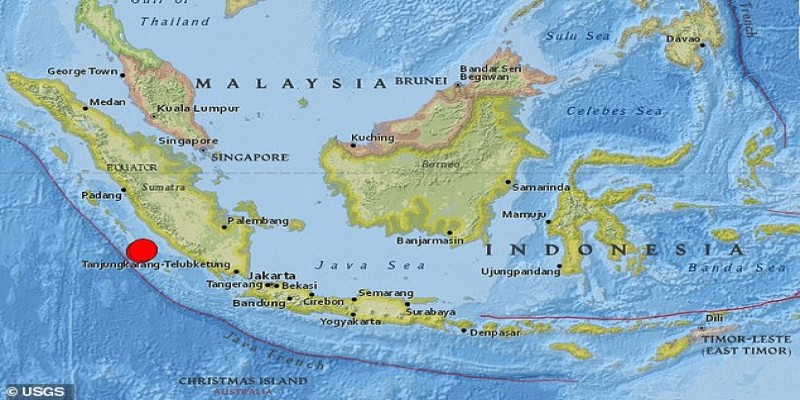 ৬ দশমিক ৮ মাত্রায় শক্তিশালী ভূমিকম্পে কেঁপে উঠল ইন্দোনেশিয়া॥   