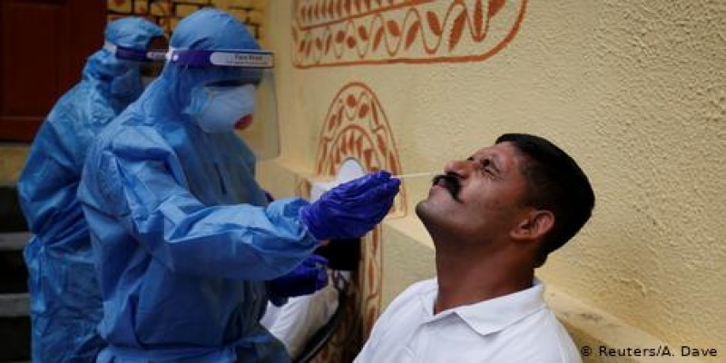 ভারতে নিয়ন্ত্রণের বাইরে চলে যাচ্ছে করোনা পরিস্থিতি॥