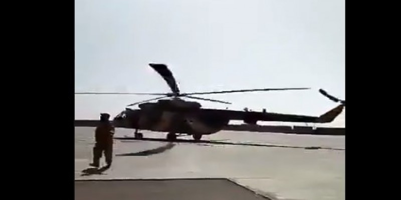 আকাশে উড়তে মরিয়া তালিবান॥ অত্যাধুনিক মার্কিন হেলিকপ্টারে চড়ে খোশমেজাজে জেহাদিরা