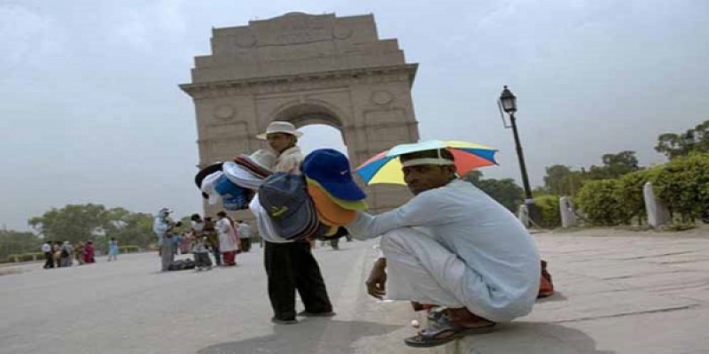 দিল্লিতে ৭২ বছরের মধ্যে সর্বোচ্চ তাপমাত্রার রেকর্ড॥