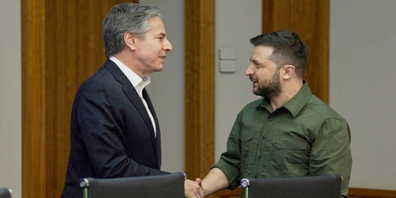 ইউক্রেনকে আরও ৩০০ মিলিয়ন ডলারের অস্ত্র দেবে যুক্তরাষ্ট্র।।