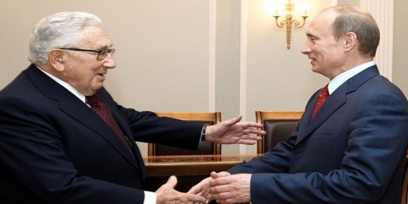 ইউক্রেনকে রাশিয়ার কাছে ভূখণ্ড ছাড়ার পরামর্শ কিসিঞ্জারের।।